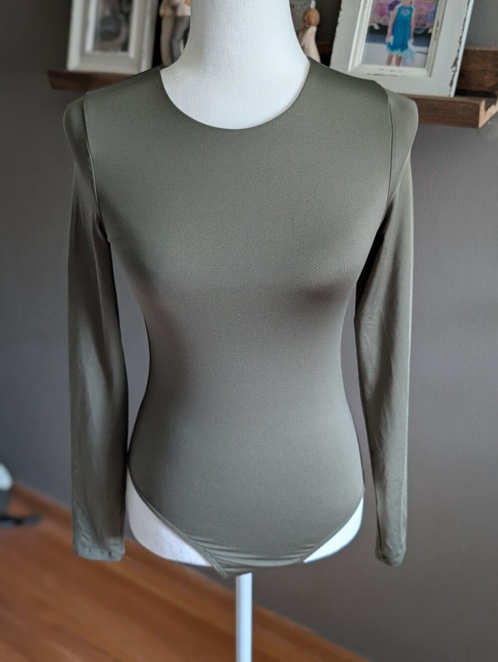Minimalist Olive Green Contour Base Layer Long Sleeve Crew Neck Bodysuit Size S